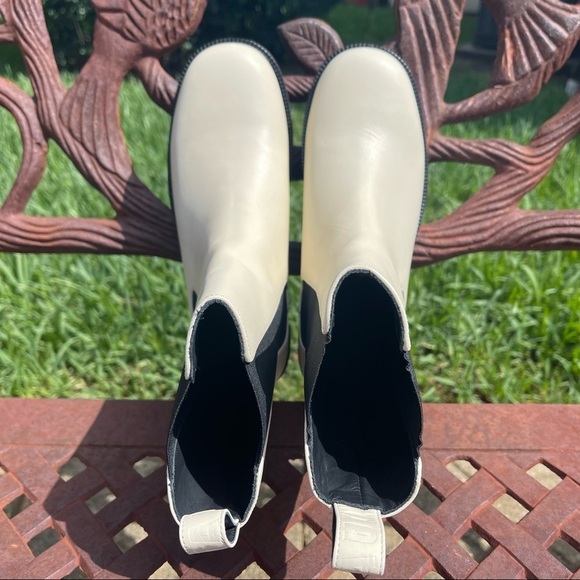 NWT Staud Palamino Elastic Gore Insets Chelsea Boots Ivory Size 8M - Picture 10 of 13